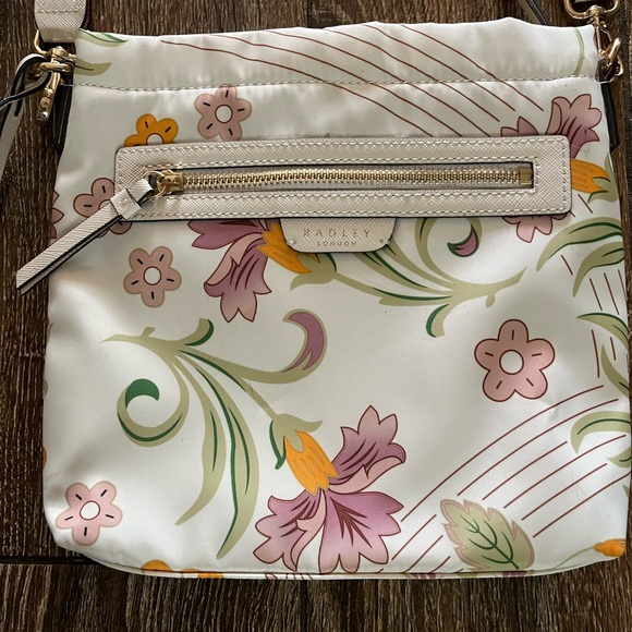 NWOT Radley London “responsible” floral nylon crossbody bag - Picture 5 of 16